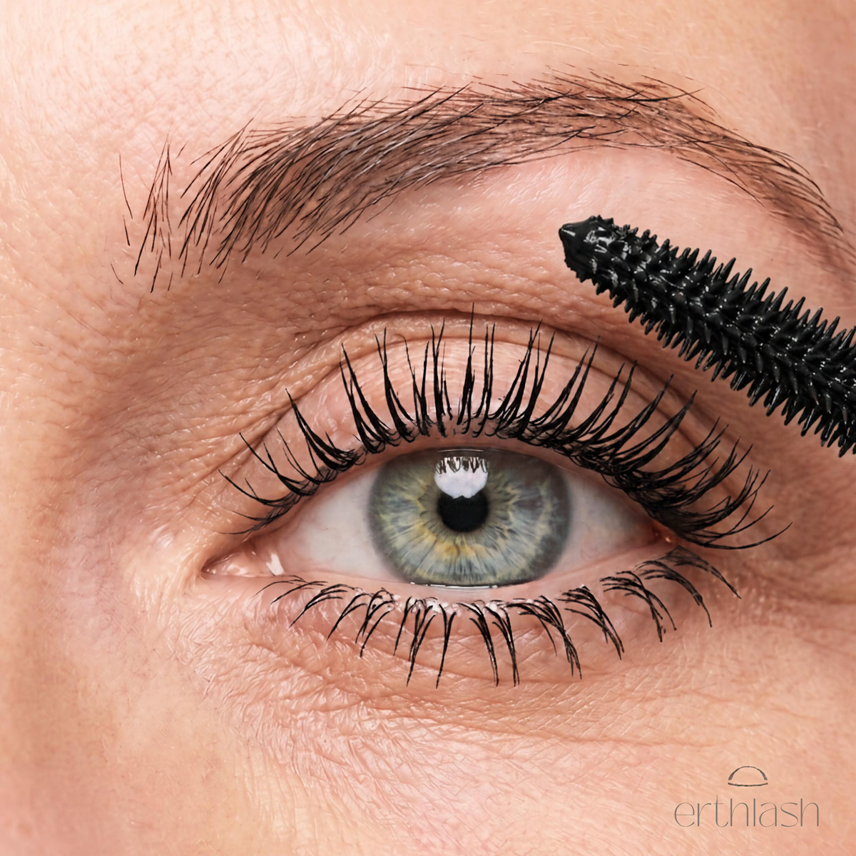 Lengthening vs Volumising vs Tubing Mascara: What’s the Difference?